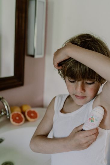 Orgaaniline higistamist neutraliseeriv roll-on deodorant lastele piparmündi ja greibiga 50 ml 