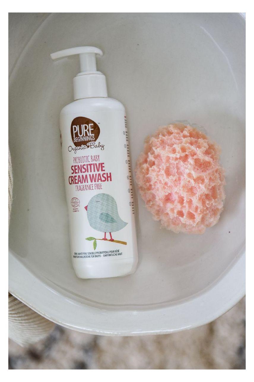 Lõhnatu dušigeel-šampoon aloe vera ja probiootikumidega tundliku nahaga beebidele ja täiskasvanutele 250 ml